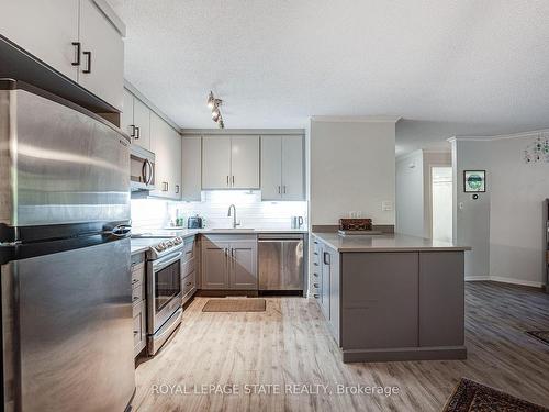 102-1220 Thorpe Rd, Burlington, ON - Indoor Photo Showing Kitchen