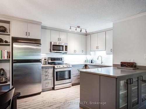 102-1220 Thorpe Rd, Burlington, ON - Indoor Photo Showing Kitchen With Stainless Steel Kitchen