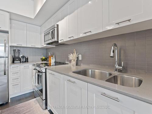 2303-2200 Lake Shore Blvd W, Toronto, ON - Indoor Photo Showing Kitchen With Double Sink With Upgraded Kitchen