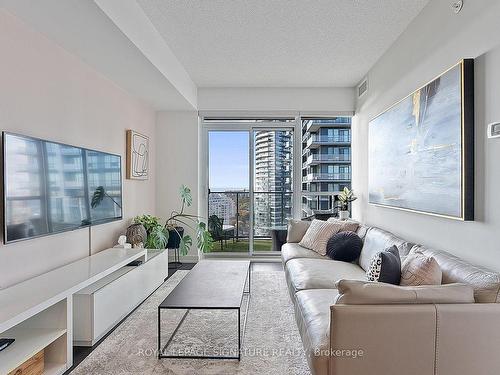 2303-2200 Lake Shore Blvd W, Toronto, ON - Indoor Photo Showing Living Room