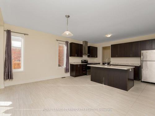 4516 Eclipse Way, Niagara Falls, ON - Indoor Photo Showing Kitchen