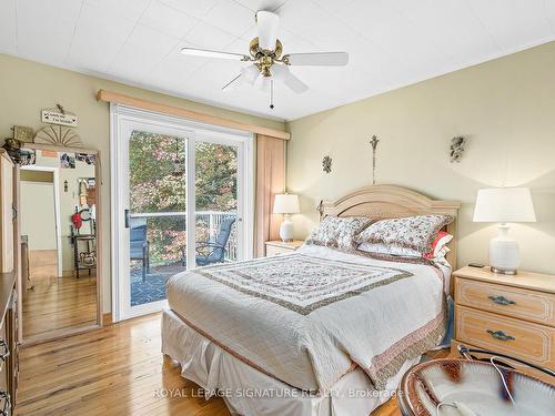 1047 Lagoon Rd, Highlands East, ON - Indoor Photo Showing Bedroom