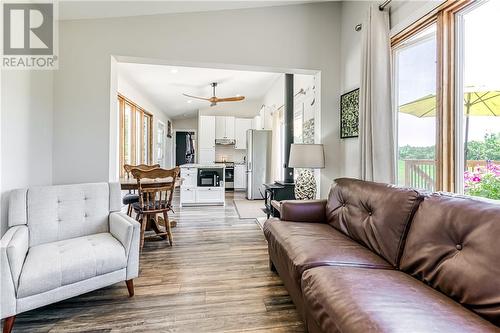 4202 Highway 540, Little Current, ON - Indoor Photo Showing Living Room