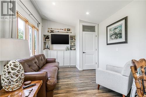 4202 Highway 540, Little Current, ON - Indoor Photo Showing Living Room