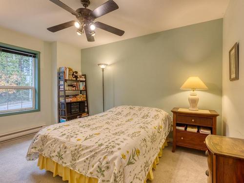 B-2191 Mission Rd, Courtenay, BC - Indoor Photo Showing Bedroom