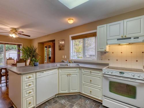 B-2191 Mission Rd, Courtenay, BC - Indoor Photo Showing Kitchen With Double Sink