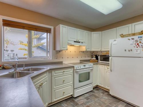 B-2191 Mission Rd, Courtenay, BC - Indoor Photo Showing Kitchen With Double Sink