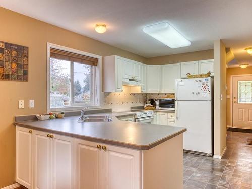 B-2191 Mission Rd, Courtenay, BC - Indoor Photo Showing Kitchen With Double Sink