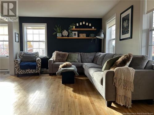 91 Theriault, Dieppe, NB - Indoor Photo Showing Living Room