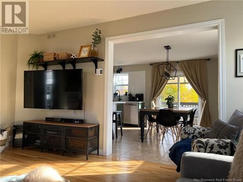 91 Theriault, Dieppe, NB - Indoor Photo Showing Living Room