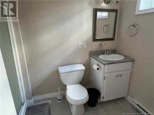 91 Theriault, Dieppe, NB - Indoor Photo Showing Bathroom