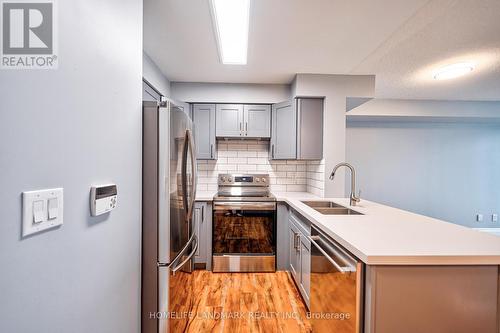 709 - 5500 Yonge Street, Toronto, ON - Indoor Photo Showing Kitchen With Double Sink