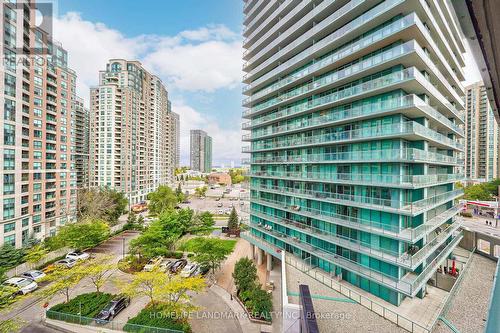 709 - 5500 Yonge Street, Toronto, ON - Outdoor With Balcony With Facade