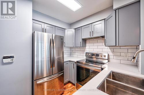 709 - 5500 Yonge Street, Toronto, ON - Indoor Photo Showing Kitchen With Double Sink With Upgraded Kitchen