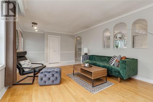 902 Grandview Boulevard, Sudbury, ON - Indoor Photo Showing Living Room