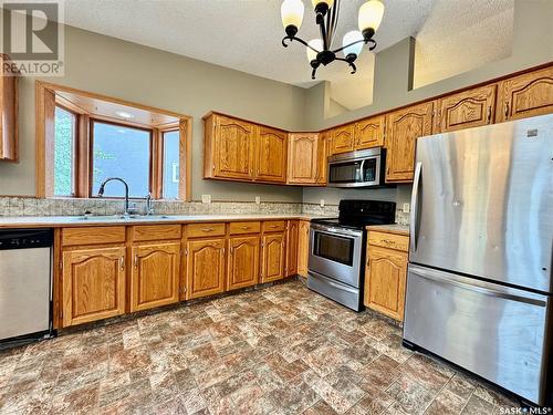 31 Anderson Drive, Yorkton, SK - Indoor Photo Showing Kitchen With Double Sink