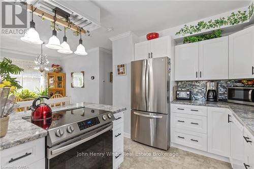 1182 Queensland Place, Brockville (810 - Brockville), ON - Indoor Photo Showing Kitchen With Stainless Steel Kitchen