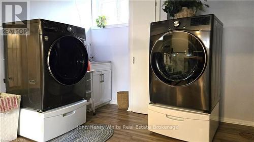 1182 Queensland Place, Brockville (810 - Brockville), ON - Indoor Photo Showing Laundry Room