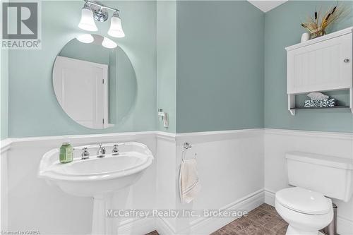 3994 Howes Road, Kingston (City North Of 401), ON - Indoor Photo Showing Bathroom