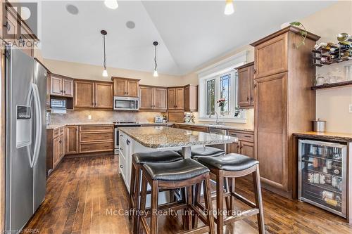 3994 Howes Road, Kingston (City North Of 401), ON - Indoor Photo Showing Kitchen With Upgraded Kitchen