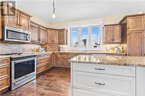 3994 Howes Road, Kingston (City North Of 401), ON - Indoor Photo Showing Kitchen With Upgraded Kitchen