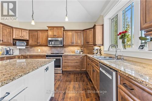 3994 Howes Road, Kingston (City North Of 401), ON - Indoor Photo Showing Kitchen With Double Sink