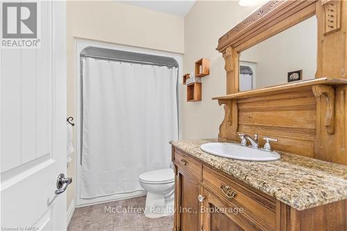 3994 Howes Road, Kingston (City North Of 401), ON - Indoor Photo Showing Bathroom