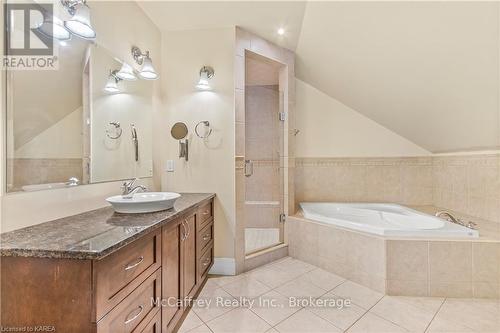 3994 Howes Road, Kingston (City North Of 401), ON - Indoor Photo Showing Bathroom