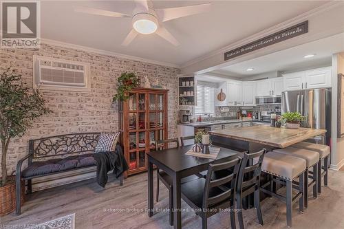 1101 - 237 Oak Street, Gananoque, ON - Indoor Photo Showing Dining Room