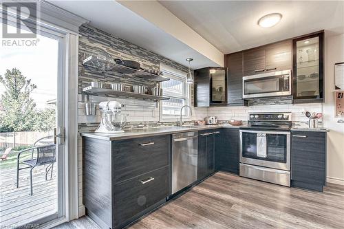 Kitchen - 1049 Sovereign Road, Woodstock, ON - Indoor Photo Showing Kitchen With Upgraded Kitchen