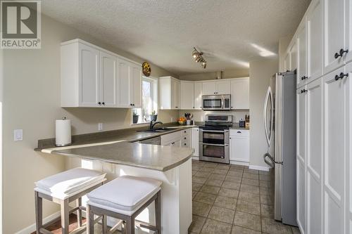 6259 Dawson Road, Prince George, BC - Indoor Photo Showing Kitchen With Double Sink