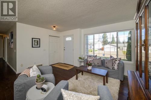 6259 Dawson Road, Prince George, BC - Indoor Photo Showing Living Room