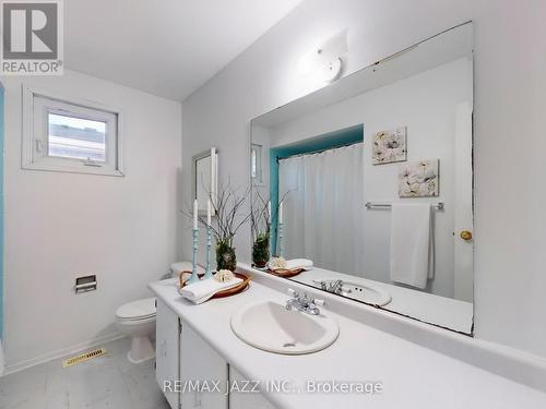 677 Grandview Drive, Oshawa (Donevan), ON - Indoor Photo Showing Bathroom