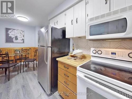 677 Grandview Drive, Oshawa (Donevan), ON - Indoor Photo Showing Kitchen