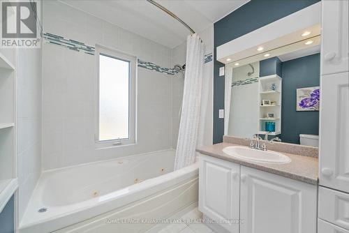 5 Flavelle Crescent, Kawartha Lakes (Lindsay), ON - Indoor Photo Showing Bathroom