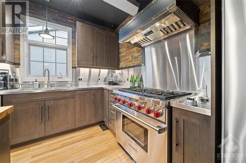 54 Stonecroft Terrace, Ottawa, ON - Indoor Photo Showing Kitchen With Upgraded Kitchen