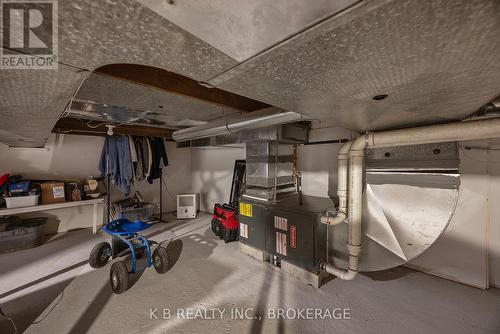 186 East Street E, Greater Napanee, ON - Indoor Photo Showing Garage