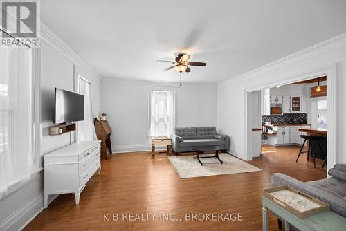 186 East Street E, Greater Napanee, ON - Indoor Photo Showing Living Room