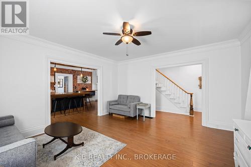 186 East Street E, Greater Napanee, ON - Indoor Photo Showing Living Room