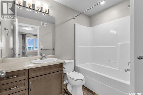 18 115 Veltkamp Crescent, Saskatoon, SK - Indoor Photo Showing Bathroom