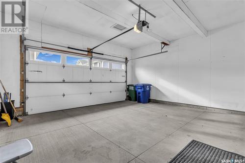 18 115 Veltkamp Crescent, Saskatoon, SK - Indoor Photo Showing Garage