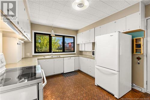 180-182 Macbeath Avenue, Moncton, NB - Indoor Photo Showing Kitchen