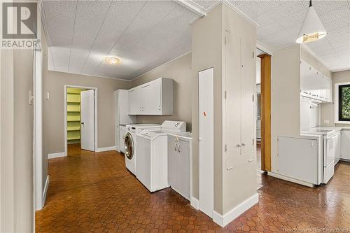 180-182 Macbeath Avenue, Moncton, NB - Indoor Photo Showing Laundry Room