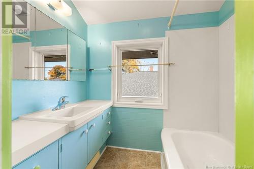 180-182 Macbeath Avenue, Moncton, NB - Indoor Photo Showing Bathroom