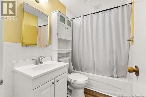 180-182 Macbeath Avenue, Moncton, NB - Indoor Photo Showing Bathroom