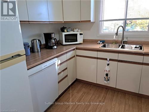 1076 Hickorywood Crescent, Kingston (City Northwest), ON - Indoor Photo Showing Kitchen With Double Sink