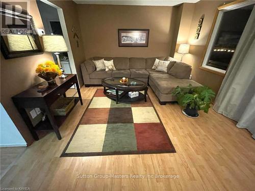 1076 Hickorywood Crescent, Kingston (City Northwest), ON - Indoor Photo Showing Living Room