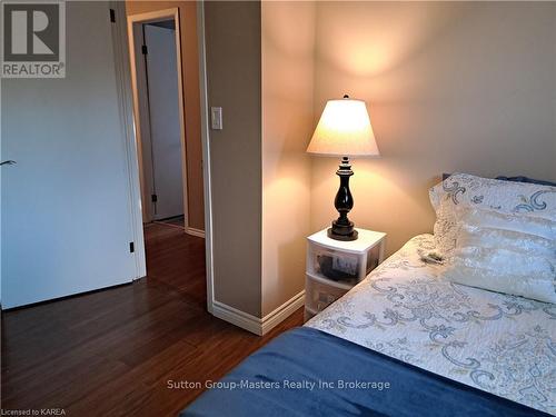 1076 Hickorywood Crescent, Kingston (City Northwest), ON - Indoor Photo Showing Bedroom