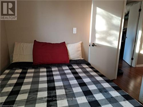 1076 Hickorywood Crescent, Kingston (City Northwest), ON - Indoor Photo Showing Bedroom