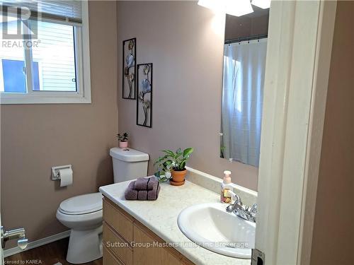 1076 Hickorywood Crescent, Kingston (City Northwest), ON - Indoor Photo Showing Bathroom